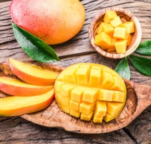 Can Someone With a Nut Allergy React to Mangoes or Peppercorns?