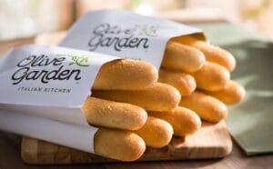 Olive Garden Hailed for Switch to Sesame-Free Breadsticks